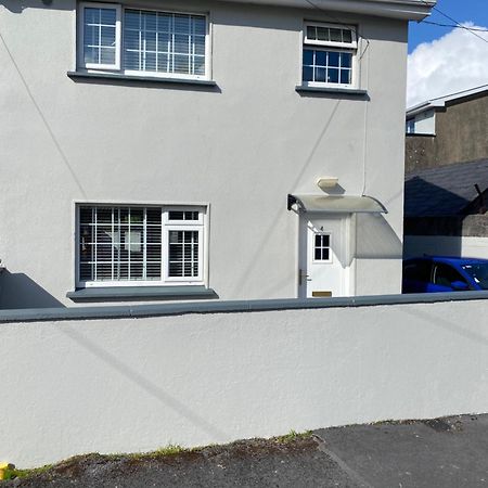 Cheerful 4 Bedroom Town House With Bbq, 戈尔韦 外观 照片