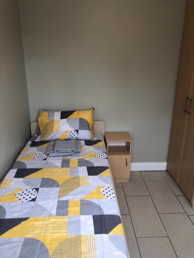 Cheerful 4 Bedroom Town House With Bbq, 戈尔韦 外观 照片