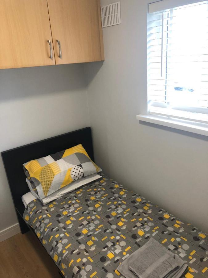 Cheerful 4 Bedroom Town House With Bbq, 戈尔韦 外观 照片