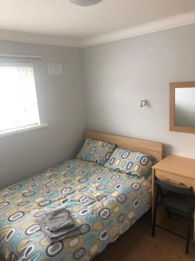 Cheerful 4 Bedroom Town House With Bbq, 戈尔韦 外观 照片